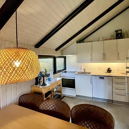 בית נופש Ferienhaus-mit-kamin-grossem-garten-und-strandnaehe